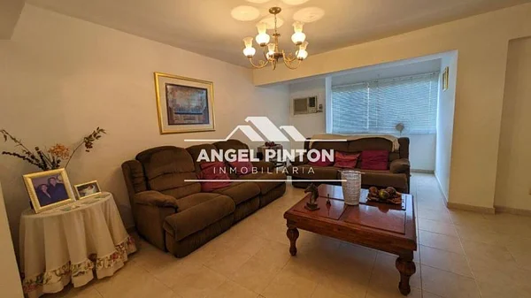 NICE AND COMFORTABLE apartment for sale ON AV. CECILIO ACOSTA IN MARACAIBO API 8510