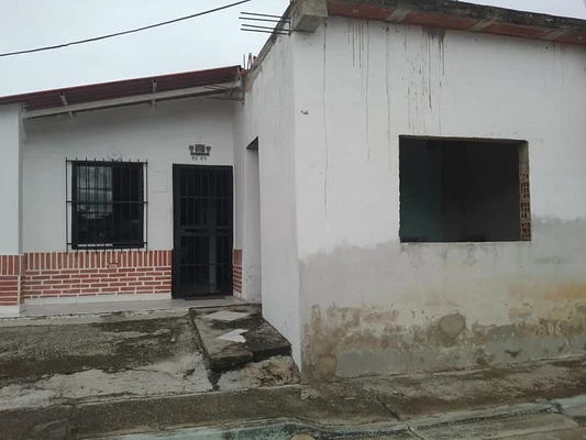 For Sale Beautiful house With commercial space Located In Los Guayos, Ali Primera