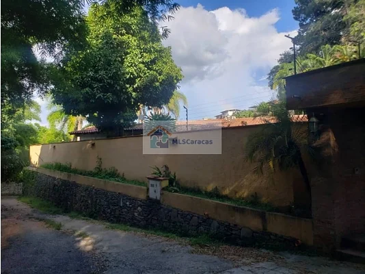 For sale house 500m2 4b+ss/4.5b+ss/4p Las Marías - Bs.450.000 VES