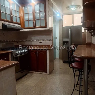 apartment (1 Level) for rent in Cumbres de Curumo, Metropolitan District
