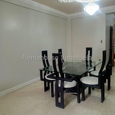 apartment (1 Level) for rent in Cumbres de Curumo, Metropolitan District - Image 6