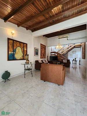 House in excellent location in East Barquisimeto Urb. Colinas de la Rosaleda - Calle 3 Urb. Colinas de la Rosaleda Nro.21, 3001 Barquisimeto - 5 beds house for sale