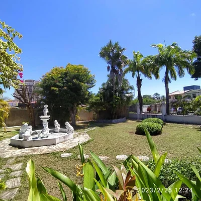 Large and spacious house for commercial or residential use