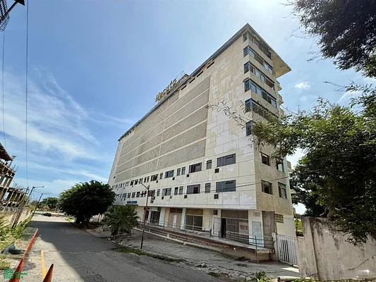 Sale of buildings and land where the Macuto Hotel operated - 3 Hotel Macuto, 1164 Macuto - Commercial premises for sale