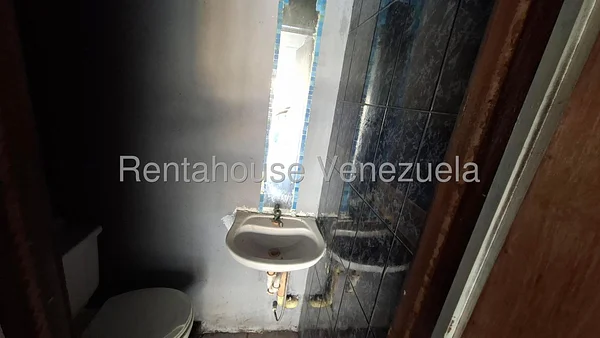 Commercial (commercial space) for rent in Zona Oeste, Lara - Image 2