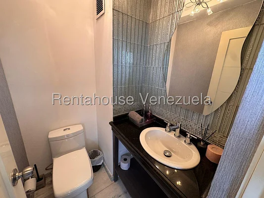 Guest bathroom with shower