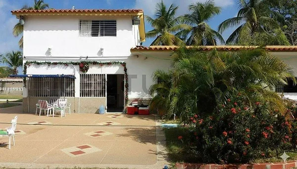 house for sale in Centro de Boca de Uchire, San Juan de Capistrano, Boca de Chávez, Anzoategui - Image 2