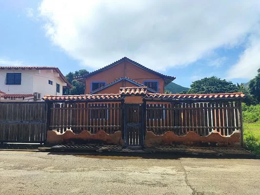 Sale of 2 Duplex Houses in Paraguachi for the price of one (house, apartment and Local)