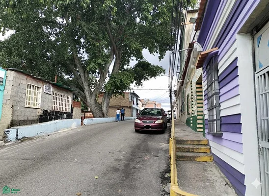 La Pastora sell, Opportunity! 3 Level House, 216 m2, 4H/2 1/2 B, Only $45,000 - Calle Santa Isabel, La Pastora, 1011 CCS - 4 beds house for sale