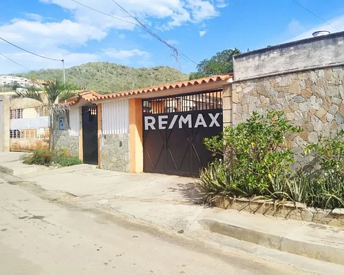 house with Annex for sale, San Lorenzo Sector, Maneiro. - Inmuebles Margarita - 2 MIL - Image 2