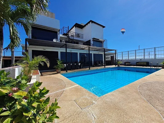 house With ocean view, for sale, In residential development Paraiso, Nueva Esparta, Isla de Margarita, 723 MT2, 4 bedrooms and 5 bathrooms - Inmuebles Margarita - 2 MIL - Image 1