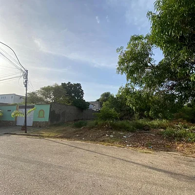 land Spacious in Urb. Jorge Coll - opportunity for Investment!