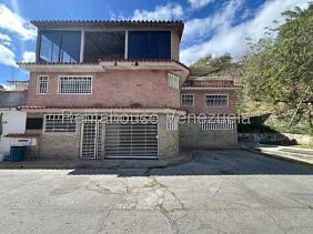 townhouse in Guatire 5 bedrooms 5 bathrooms for sale potential investment - Image 4