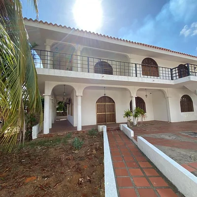 house with 2 levels in Guacuco.