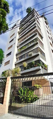 Beautiful Duplex Penthouse Res. Doña Angela. Urb Prebo diagonal to the Cruz Roja