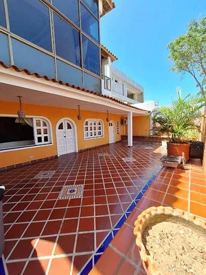 house in Urb. Paraíso
