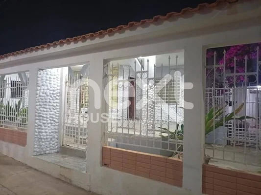 house FOR SALE URBANIZACION LA POMONA