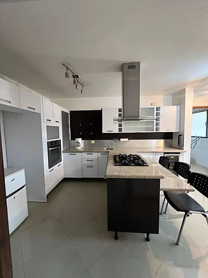 EDIFICA GRUPO INMOBILIARIO Sells penthouse in Urb. Valles de Camoruco - APV220053
