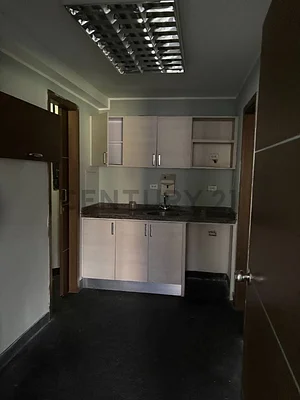 Kitchen with breakfast bar