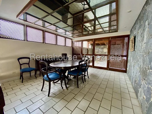 house (Multiple Levels) for rent in Lomas de Prados del Este, Distrito Metropolitano - Image 9