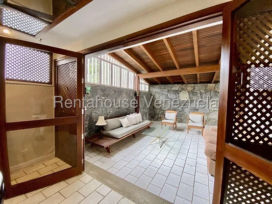 house (Multiple Levels) for rent in Lomas de Prados del Este, Distrito Metropolitano - Image 11
