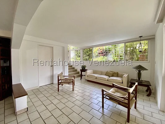 house (Multiple Levels) for rent in Lomas de Prados del Este, Distrito Metropolitano - Image 5