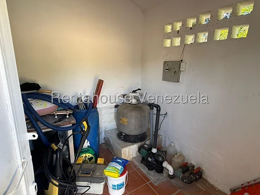 house (1 Level) for sale in Club Campestre El Paraiso, Miranda - Image 13