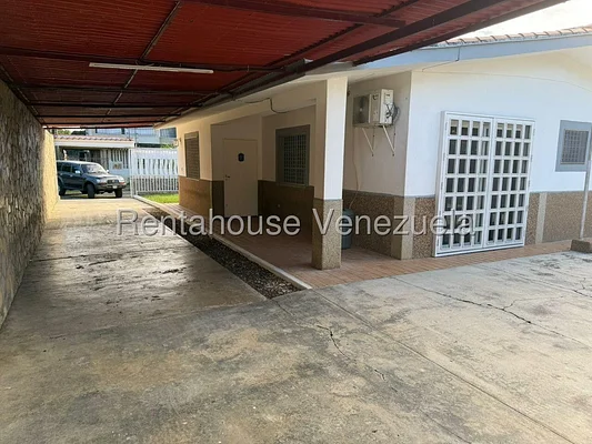 house (1 Level) for sale in Club Campestre El Paraiso, Miranda - Image 5