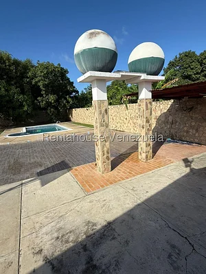 house (1 Level) for sale in Club Campestre El Paraiso, Miranda - Image 8