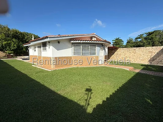house (1 Level) for sale in Club Campestre El Paraiso, Miranda - Image 6