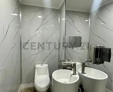 Single Family Home for Sale at San Román 1061, Caracas, Miranda 1061, Venezuela - Image 4