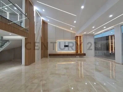 Sale of house in Lecherías, Diego Bautista Urbaneja, Lechería, Anzoategui - Image 2