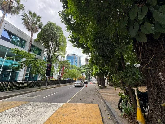 Single Family Home for Sale at Calle Orinoco 01, Caracas, Miranda 00001, Venezuela