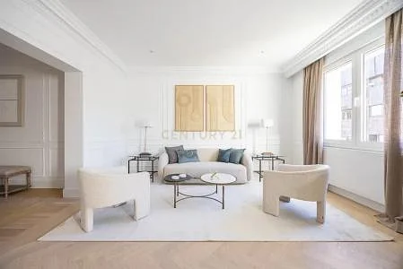 Single Family Home for Sale at Calle Orinoco 01, Caracas, Miranda 00001, Venezuela - Image 3