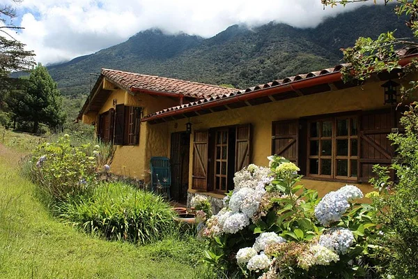For Sale house with cabin in El Valle (Great tourist potential)