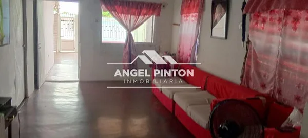 house for sale BARRIO LOS ANDES LA POMONA MARACAIBO VENEZUELA API 8834 - Image 2