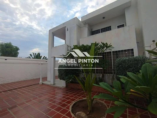 house FOR SALE MONTE BELLO MARACAIBO VENEZUELA API 8481