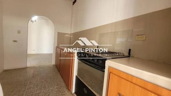For Sale house for Family Housing or Commercial Use, In Maracaibo
