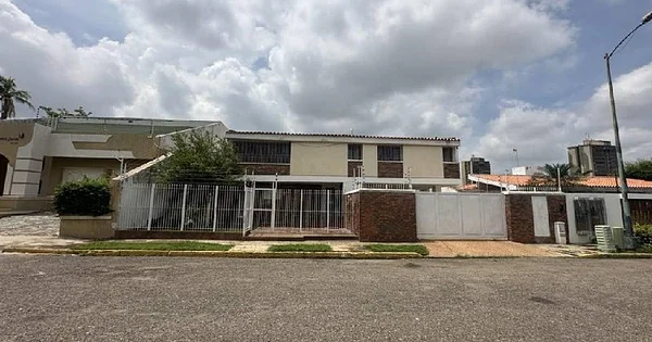 Sale of 2-storey Quinta in Los Olivos sector, Maracaibo - Los Olivos Los Olivos, 4003 Maracaibo - 5 beds house for sale