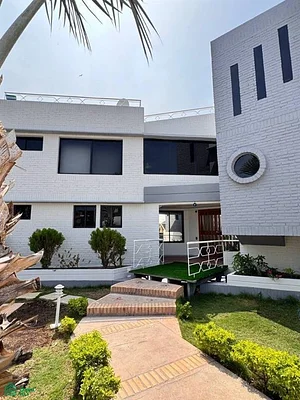 For sale spacious houses boat b - Avenida Octavio Camejo Conjunto Residencial Casa, 6016 Lecheria - 5 beds apartment for sale