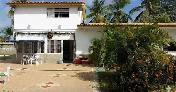 House For Sale In Boca De Uchire. mg45 - La PLaya, 6005 Boca De Chávez - 6 beds house for sale