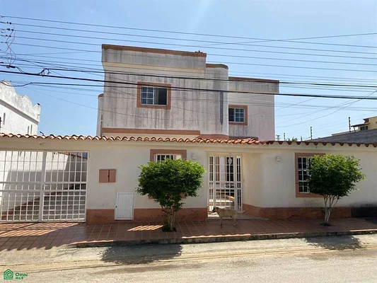 2-level house in the Mundo Nuevo urbanization in Los Robles - urb mundo nuevo S/N 0, 6301 Maneiro Municipality - 4 beds house for sale