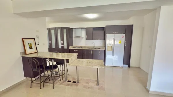 Hermanas Mota selling spacious apartment in Res Puerto Madero, Urb. Sabana Larga
