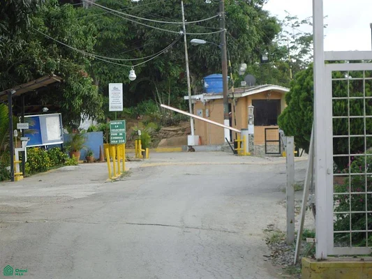 For sale in Los Robles land. 24/7 surveillance - El Hatillo - Urb. Los Robles XXX, 1083 CCS - Plot of land for sale