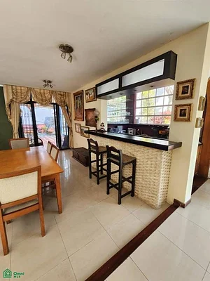 For Sale House located in Urb Sorocaima in La Trinidad - Urbanizacion Sorocaima Sorocaima, 1080 CCS - 5 beds house for sale