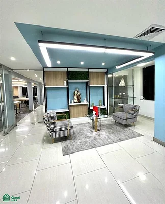Luxury villa for sale for office use. Chuao Urbanization, Baruta. L.ll - Avenida Principal de Chuao, Municipio Baruta Quinta en Venta, 1061 CCS - Commercial premises for sale