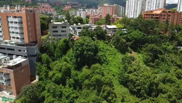 Los Samanes Land Sale Opportunity Investor / Builders! 2,632 m2 - Los Samanes, 15 Terreno, 1080 CCS - Plot of land for sale