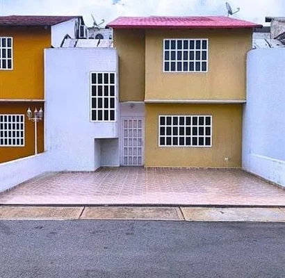 Townhouse for sale in the Grand Royal residential complex. - Avenida Atlantico Urbanización Grand Royal, 8050 Guayana City - 4 beds apartment for sale