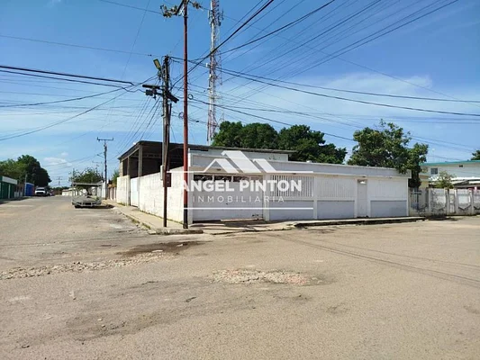 house FOR SALE BARRIO BOLÍVAR MARACAIBO VENEZUELA API 8512