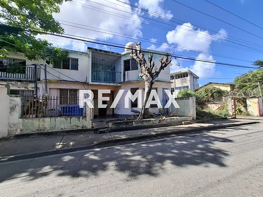 house with land Ample, for sale, Calle Colon, In Juan Griego, Nueva Esparta, Isla de Margarita, 1273,00 MT2, 6 bedrooms and 5 bathrooms - Inmuebles Margarita - 2 MIL